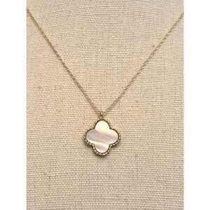 Park Lane | Icon Necklace | Mother of Pearl